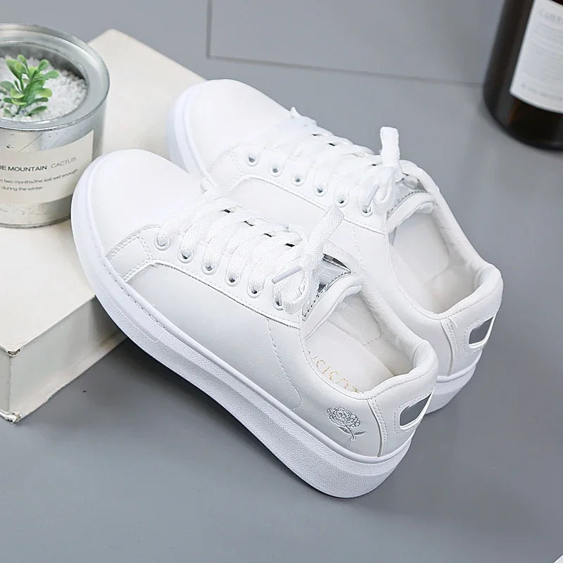 Women Casual Shoes New Spring Fashion Embroidered White Breathable Flower Lace-Up Sneakers White Tenis Feminino Flat Zapatillas