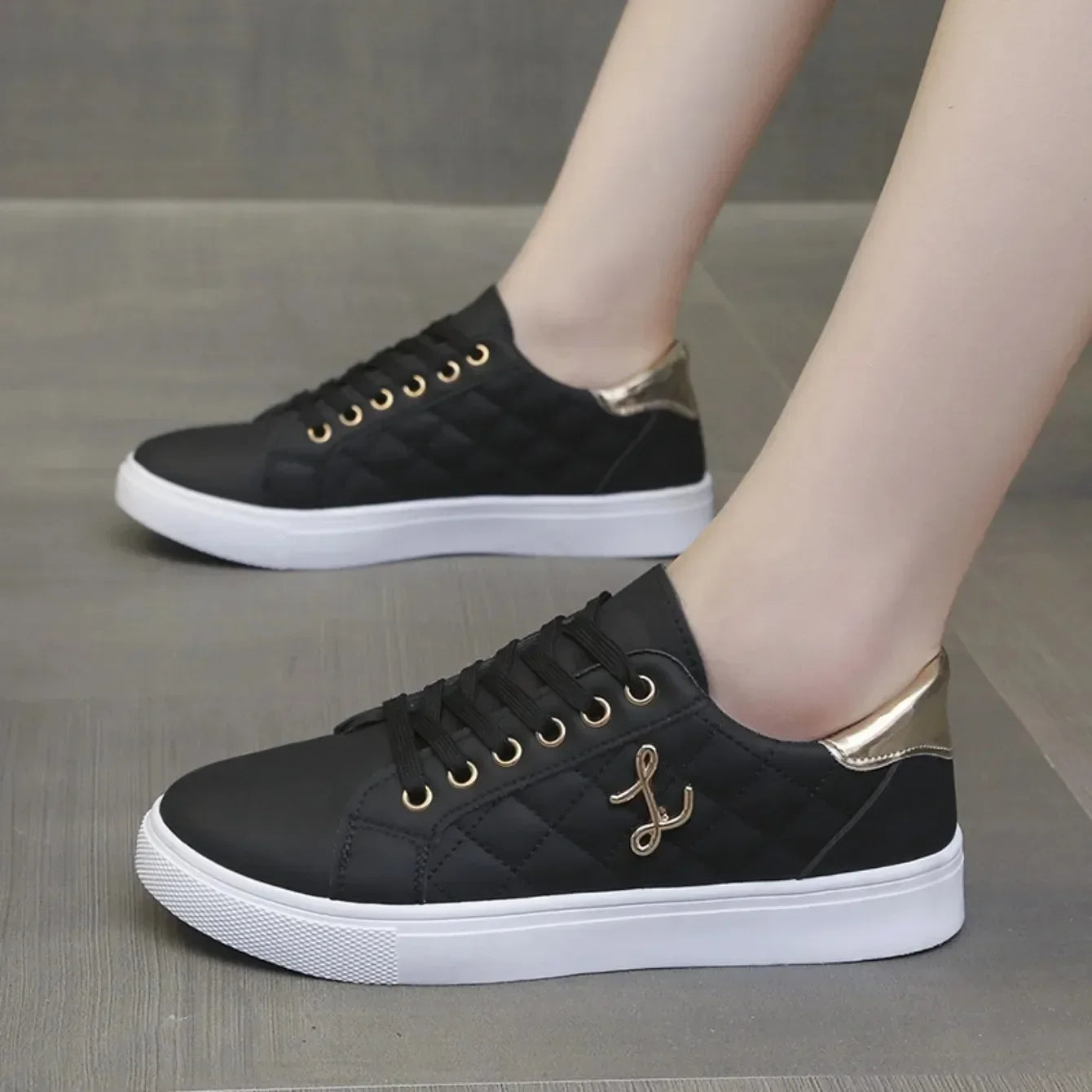 Women Sneakers 2024 Summer Fashion Breathable Shoes Woman Soft Sole Walking Sneakers Casual Women Sneaker White Sneakers Women