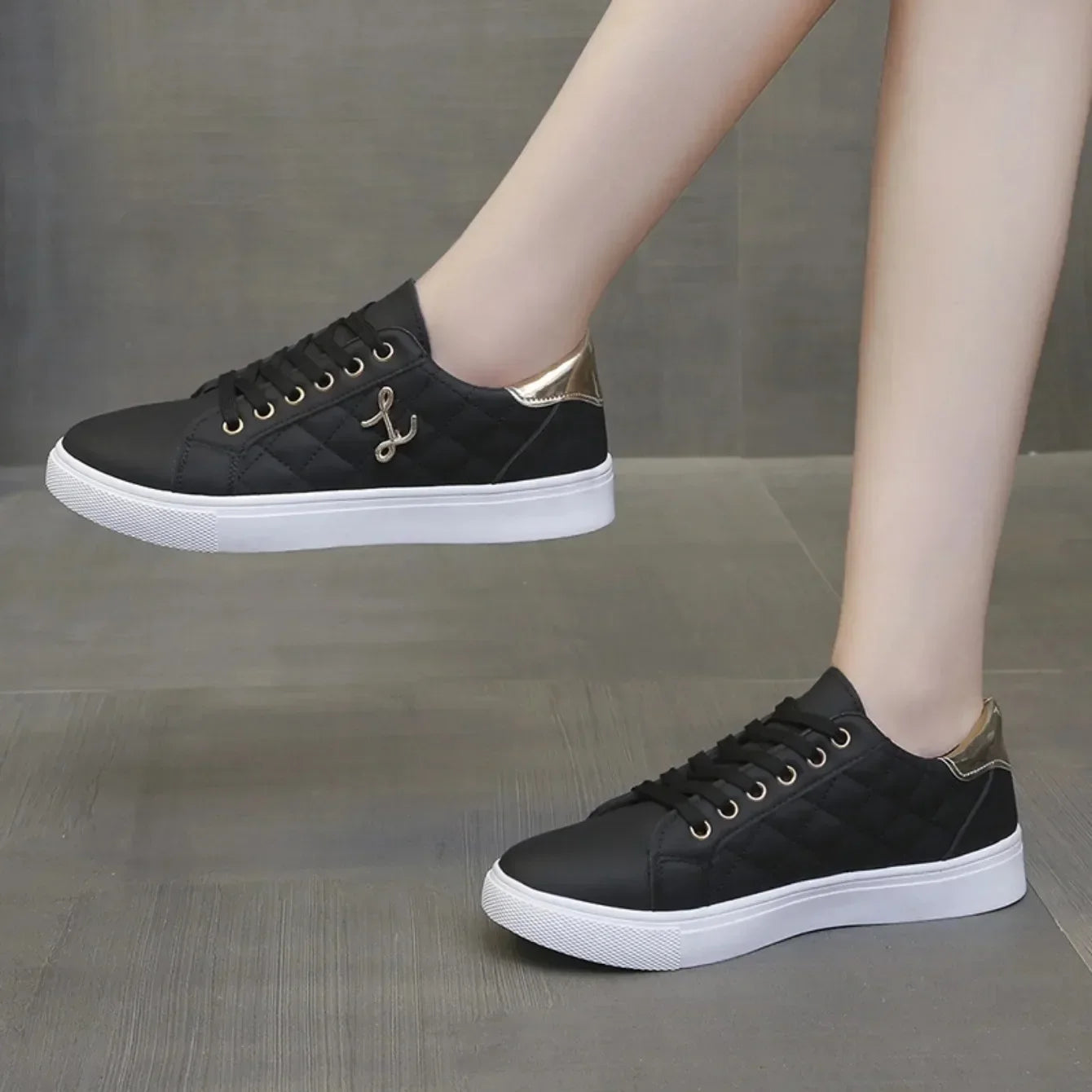Women Sneakers 2024 Summer Fashion Breathable Shoes Woman Soft Sole Walking Sneakers Casual Women Sneaker White Sneakers Women